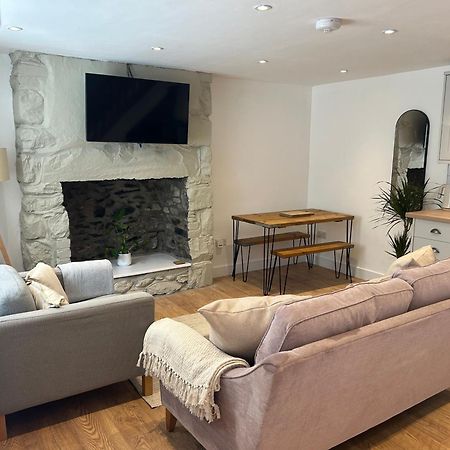 Cosy Modern Miners Cottage Llanllechid 外观 照片