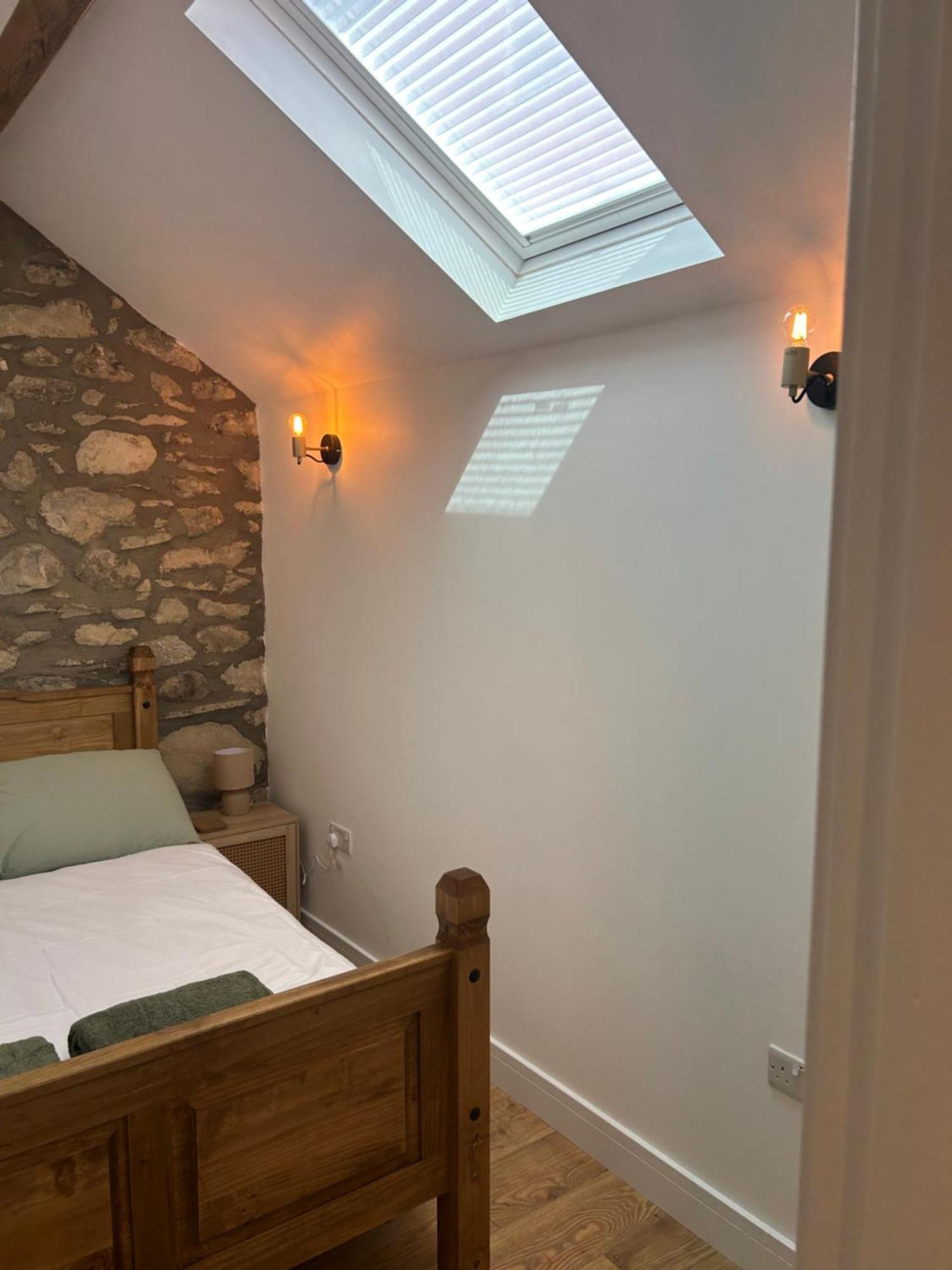 Cosy Modern Miners Cottage Llanllechid 外观 照片