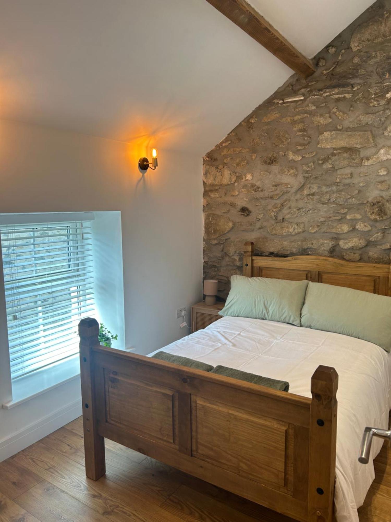 Cosy Modern Miners Cottage Llanllechid 外观 照片